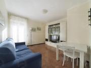 Vendesi Trilocale piano attico con terrazzo veranda