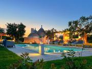 Vendesi trulli con piscina in agro di Castellana 80m²...