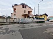 Vendesi villa a schiera a Brugherio via moia