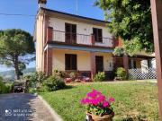 Vendesi villa a schiera a Comeana, Carmignano