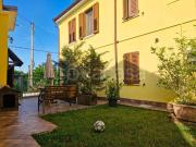Vendesi villa a schiera a Ferrara, San Martino