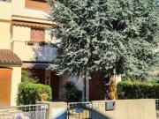 Vendesi villa a schiera a Ferrara via Achille Funi,...