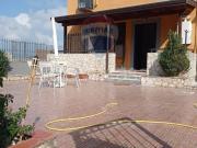 Vendesi villa a schiera a Giugliano in Campania, Varcaturo