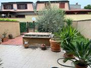 Vendesi villa a schiera a Guidonia Montecelio via Poggio...