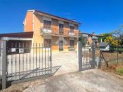 Vendesi villa a schiera a Lonigo via strada spessa, 39,...