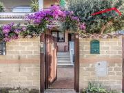 Vendesi villa a schiera a Roma via Adriano Banchieri,...