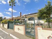 Vendesi villa a schiera a Roma via di Spregamore, Santa...