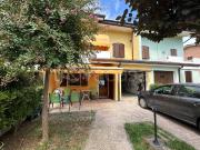 Vendesi villa a schiera a San Possidonio via Pietro...