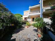 Vendesi villa a schiera a Santa Marinella via dell'...