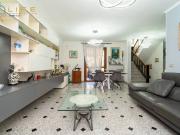 Vendesi villa a schiera a Venaria Reale via Primo Barbi...