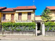 Vendesi villa a schiera ad Albizzate via Pontida, 9