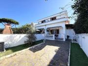 Vendesi villa a schiera ad Ardea, Tor San Lorenzo Nuova...