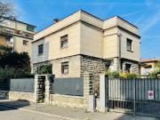 Vendesi villa bifamiliare a Brescia via Carlo Pisacane,...