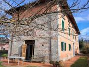 Vendesi villa bifamiliare a Campo, San Giuliano Terme