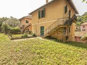 Vendesi villa bifamiliare a Campomorone via Martiri...