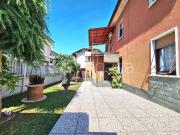 Vendesi villa bifamiliare a Canegrate via Ludovico...
