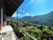 Vendesi villa bifamiliare a Caprezzo via Verazzi