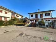 Vendesi villa bifamiliare a Cerro al Lambro via Pietro...