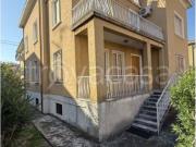 Vendesi villa bifamiliare a Fidenza via Enrico Fermi