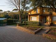 Vendesi villa bifamiliare a Firenze via Goffredo della...