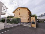 Vendesi villa bifamiliare a Lissone via Carlo Pisacane, 22