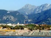 Vendesi villa bifamiliare a Marina di Pietrasanta,...