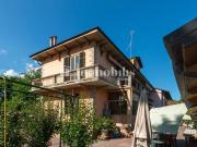 Vendesi villa bifamiliare a Moncalieri strada Carignano,...