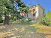 Vendesi villa bifamiliare a Novi Ligure