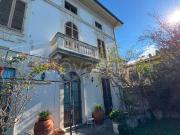 Vendesi villa bifamiliare a Prato via Armando Diaz, Pietà Vendesi villa bifamiliare a Prato via Armando Diaz, Pietà