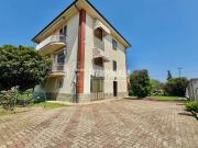 Vendesi villa bifamiliare a Rivalta di Torino via Giotto