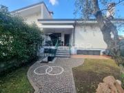 Vendesi villa bifamiliare a Roma via di San Matteo, Tor...