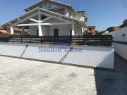 Vendesi villa bifamiliare a Roma via Grondona, Collina...