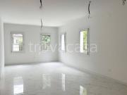 Vendesi villa bifamiliare a Treviso via Francesco...