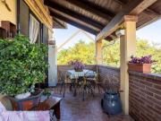 Vendesi villa bifamiliare a Vercelli via Carlo Costa, 18