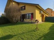 Vendesi villa bifamiliare ad Arona