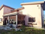 VENDESI VILLA DI 450 MQ. E TERRENO DI 10.000 MQ IN VIA...