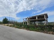 VENDESI VILLA + LOCALI COMM I TRAVERSA DI VIA DEI...