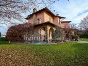 Vendesi villa singola a Besana in Brianza