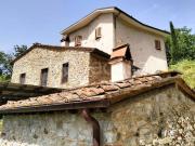 Vendesi villa singola a Camaiore