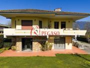 Vendesi villa singola a Capannori via di Liso, Lammari...
