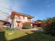 Vendesi villa singola a Castelletto sopra Ticino