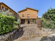 Vendesi villa singola a Città della Pieve via Pietro...