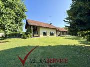Vendesi villa singola a Cuneo via Parco Robinson, 25,...