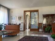 Vendesi villa singola a Frosinone via Degli Ulivi