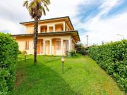 Vendesi villa singola a Marmirolo