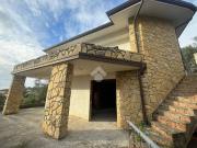 Vendesi villa singola a Massarosa