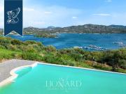 Vendesi villa singola a Olbia