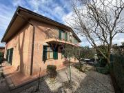 Vendesi villa singola a Perugia via Famiglia Mansueti,...