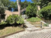Vendesi villa singola a Pesaro, Colle Ardizio