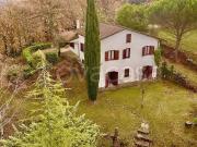 Vendesi villa singola a Pietralunga